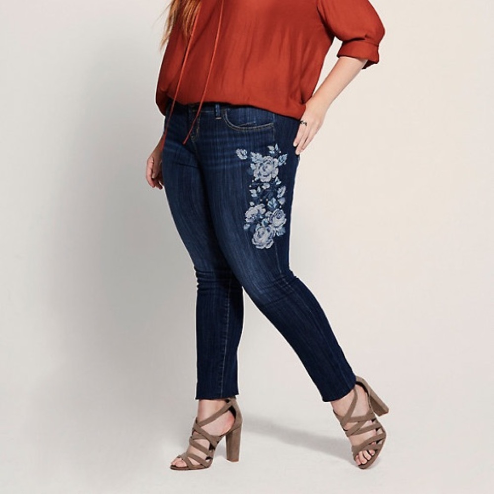 Torrid floral embroidered skinny jean